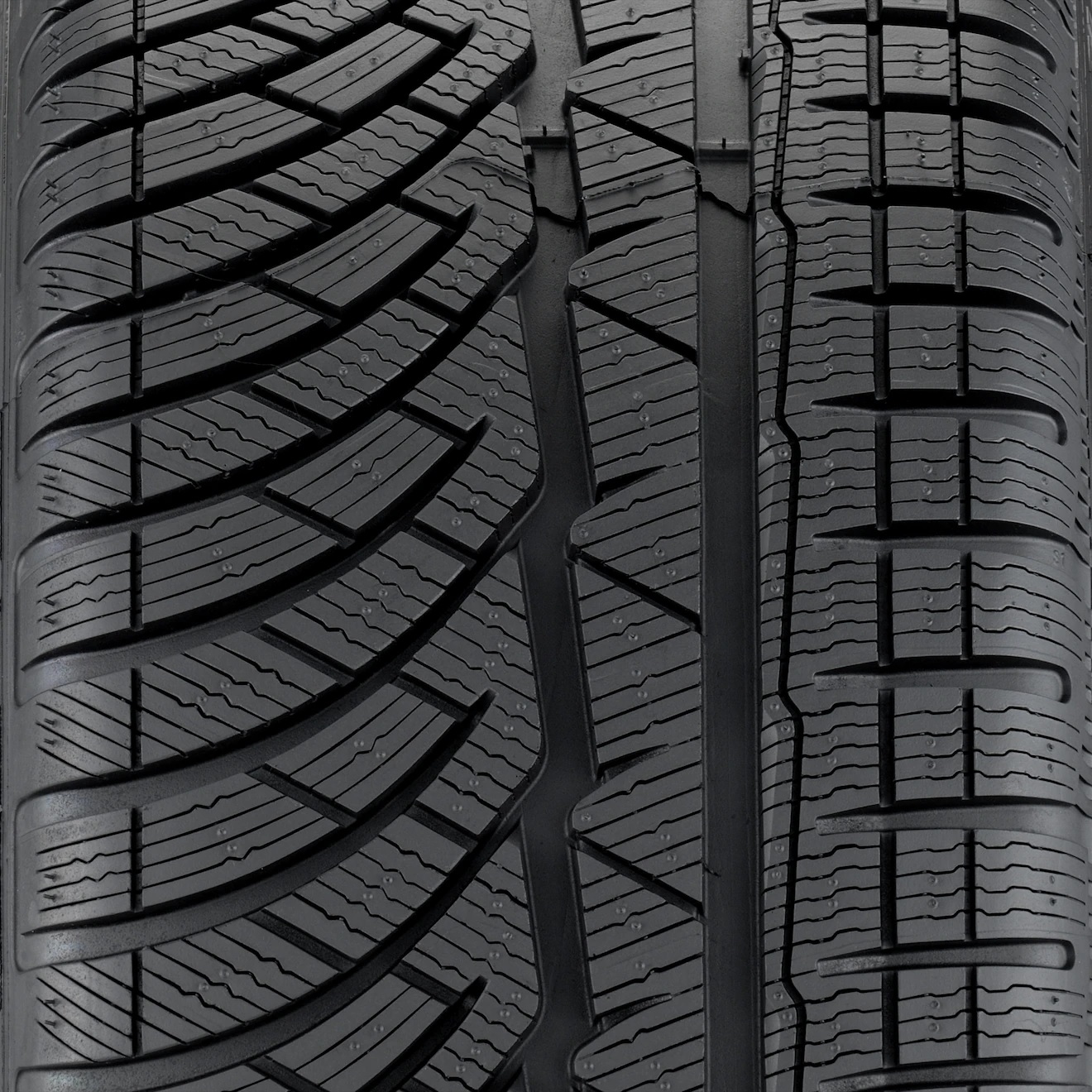 Michelin-Pilot-Alpin-4-Asymmetric-2