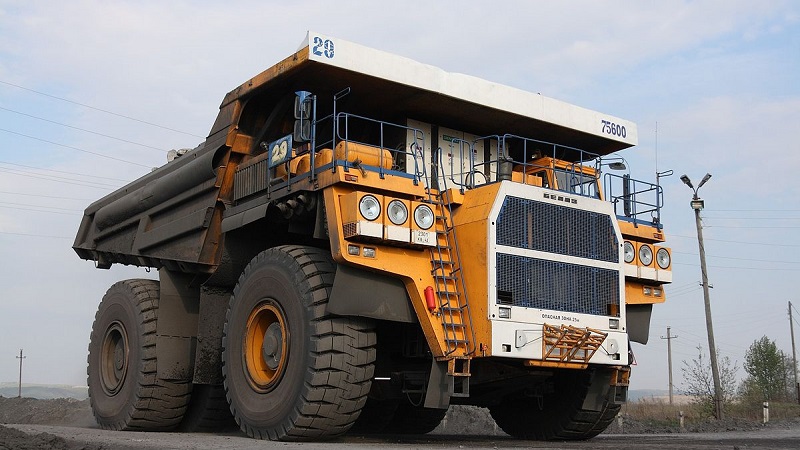 «Белшина» планирует удвоить ресурс сверхкрупногабаритных шин для самосвалов